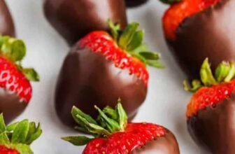 Chocolate Lined Strawberries