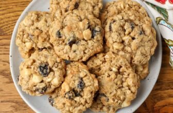 White Chocolate Cranberry Oatmeal Cookies